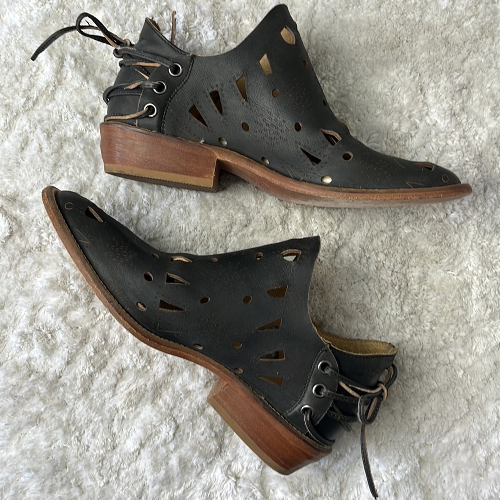 Musse & Cloud Anthropologie Coolise Leather Laser Cut Bootie - Picture 5 of 13